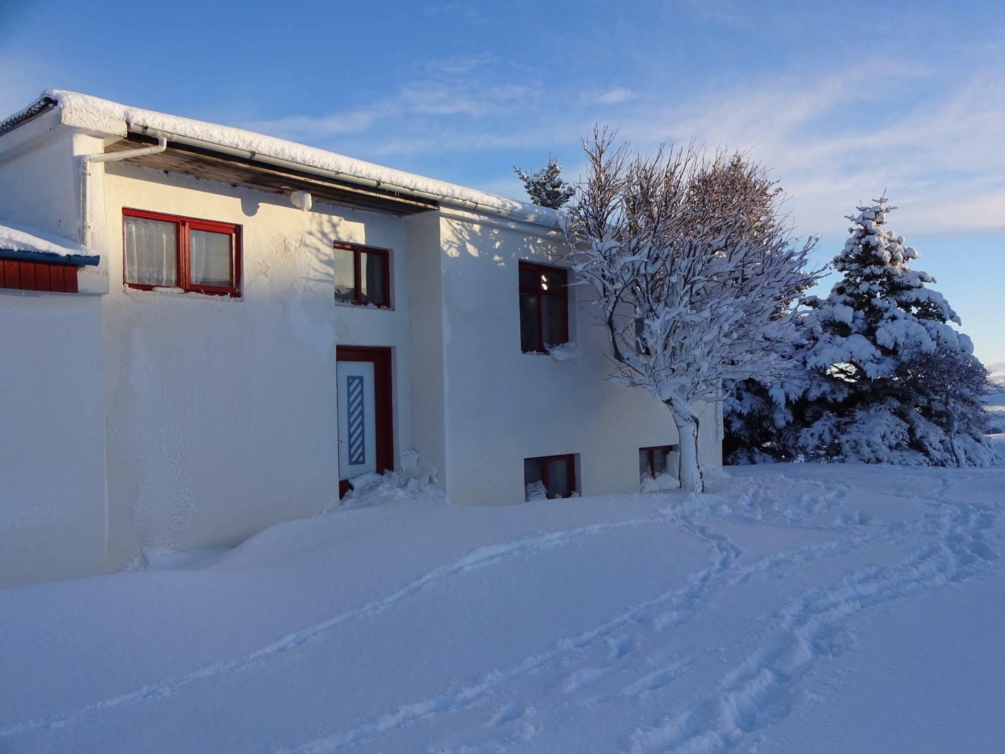 Brekkulaekur Guesthouse Hunathing Vestra Exterior photo